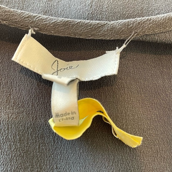 Joie Gray Silk Cap Sleeve Top Size Small - Picture 4 of 8